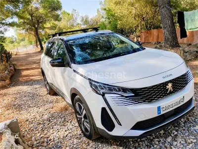 Usado Peugeot 5008 Allure 130 CV (95 kW) 2021 Blanco SUV