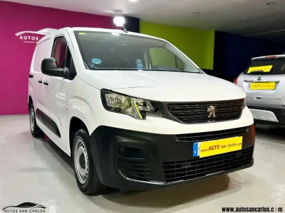 Usado Peugeot Partner 100 CV (73 kW) 2021 Blanco Monovolumen