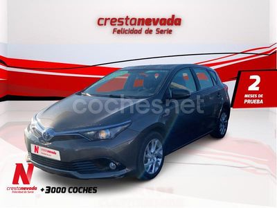Gris / plata Usado 2017 Toyota Auris Hybrid Business Edition Berlina | 13.990 € (Precio justo)