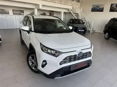 Usado Toyota RAV4 Hybrid Style 222 CV (163 kW) 2022 Blanco SUV
