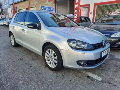 Usado VW Golf VI Advance 105 CV (77 kW) 2011 Plateado Utilitario