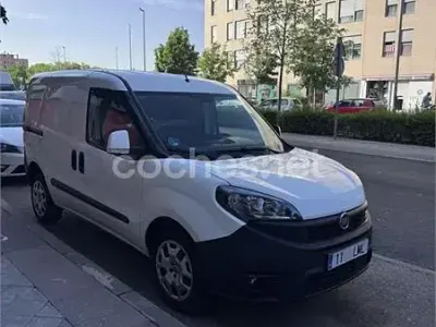 Usado Fiat Doblò Easy 120 CV (88 kW) 2020 Blanco Monovolumen