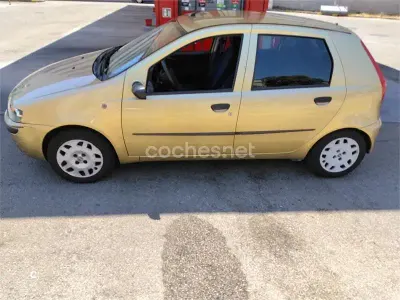 Usado Fiat Punto 60 CV (44 kW) 1999 Beige Berlina