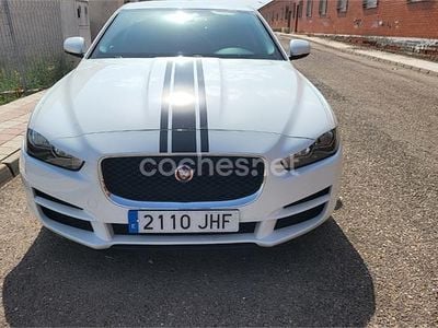 Usado Jaguar XE Prestige 180 CV (132 kW) 2015 Blanco Berlina