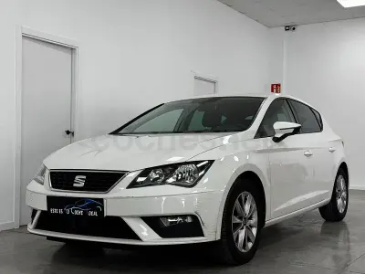 Usado Seat Leon Style Plus 125 CV (91 kW) 2017 Blanco Berlina