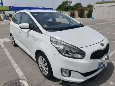 Usado Kia Carens 115 CV (84 kW) 2014 Blanco Monovolumen