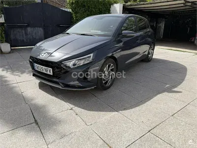 Usado Hyundai i20 100 CV (73 kW) 2025 Azul Utilitario