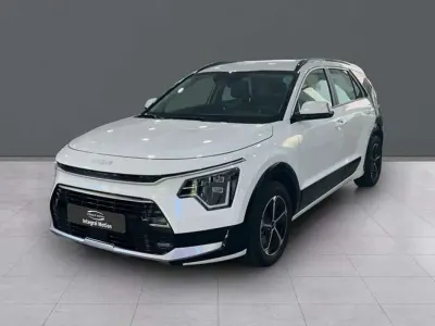 Usado Kia Niro 141 CV (103 kW) 2023 Blanco SUV