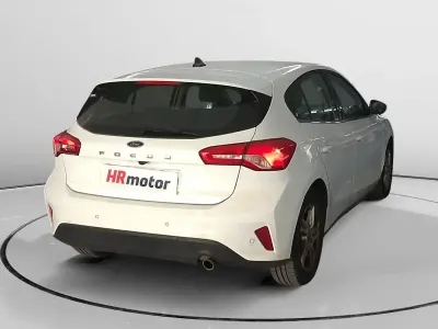 Usado Ford Focus Trend 100 HP (73 kW) 2021 Branco Sedan