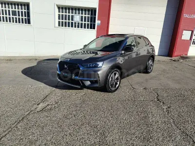 Usado DS Automobiles DS7 Crossback Rivoli 225 CV (165 kW) 2022 Gris / plata SUV