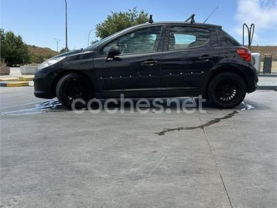Usado Peugeot 207 70 CV (51 kW) 2007 Negro Berlina