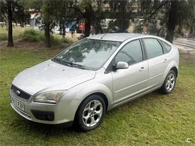 Usado Ford Focus Business Edition 100 CV (73 kW) 2008 Gris / plata Berlina