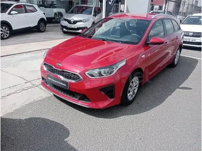 Usado Kia Ceed 120 CV (88 kW) 2021 Rojo Utilitario