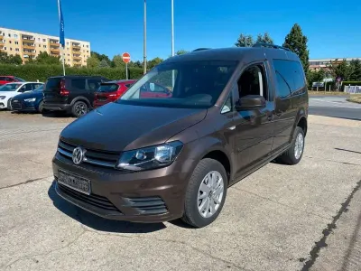 Usado VW Caddy Comfortline 102 CV (75 kW) 2015 Marrón Monovolumen