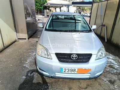Usado Toyota Corolla Sol 116 CV (85 kW) 2003 Gris / plata Berlina