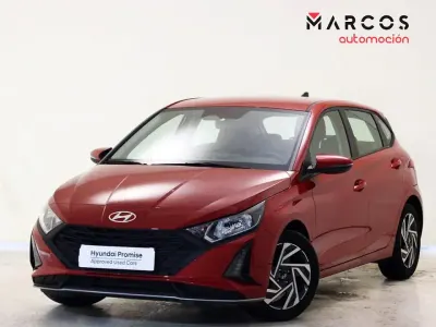 Usado Hyundai i20 84 CV (61 kW) 2024 Rojo Utilitario