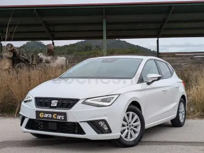Usado Seat Ibiza Style Plus 110 CV (80 kW) 2022 Blanco Utilitario