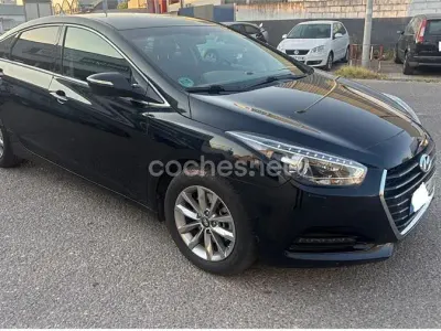 Usado Hyundai i40 141 CV (103 kW) 2017 Negro Berlina