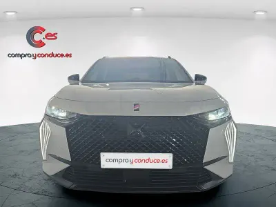 Usado DS Automobiles DS7 Crossback Performance 225 CV (165 kW) 2024 Gris / plata SUV