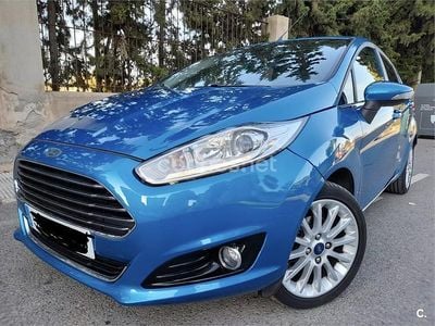 Usado Ford Fiesta Titanium 95 CV (69 kW) 2014 Azul Berlina