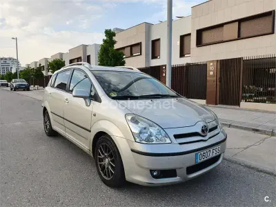 Usado Toyota Corolla Verso Sol 136 CV (100 kW) 2007 Gris / plata Monovolumen