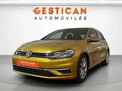 Używany VW Golf VII Advance 130 KM (95 kW) 2019 Żółty Sedan/Limuzyna