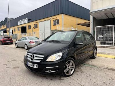 Usado Mercedes B200 140 CV (102 kW) 2011 Negro Monovolumen