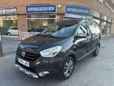 Käytetty Dacia Dokker Stepway 75 HP (55 kW) 2017 Harmaa Tila-auto