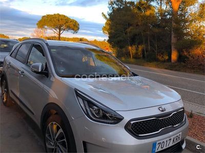 Käytetty Kia Niro 141 HP (103 kW) 2018 Harmaa Katumaasturi
