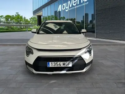 Usado Kia Niro 141 CV (103 kW) 2023 Blanco SUV