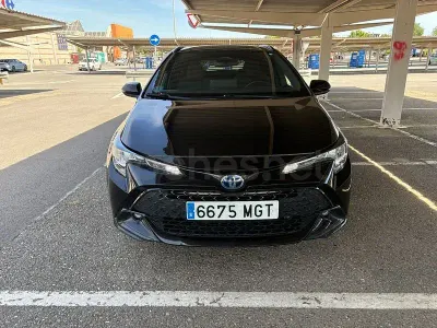 Usado Toyota Corolla Active 140 CV (102 kW) 2023 Negro Familiar