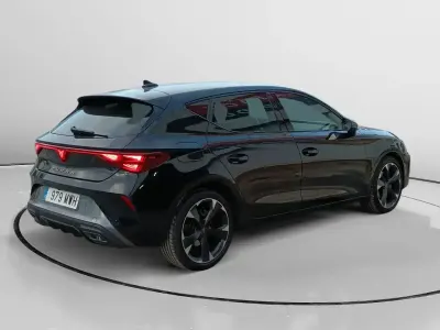 Käytetty Cupra Leon 150 HP (110 kW) 2024 Musta Sedan