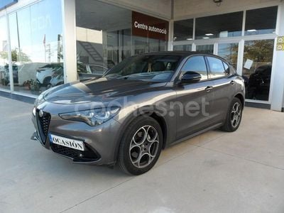 Gris / plata Usado 2023 Alfa Romeo Stelvio Sprint SUV | 34.500 € (Caro)