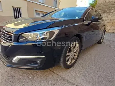 Usado Peugeot 508 SW Allure 120 CV (88 kW) 2016 Negro Familiar