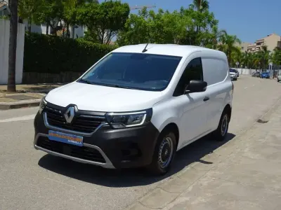 Usado Renault Kangoo 95 CV (69 kW) 2022 Blanco Monovolumen