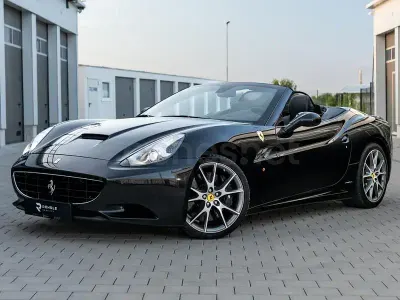Usado Ferrari California 460 CV (338 kW) 2013 Negro Descapotable