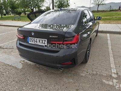 Usado BMW 330 Sport Line 252 HP (185 kW) 2019 Cinzento Sedan