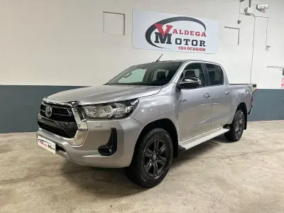 Usado Toyota HiLux 204 CV (150 kW) 2021 Gris / plata Pickup/Camioneta