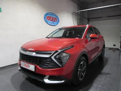 Usado Kia Sportage 136 CV (100 kW) 2022 Granate SUV