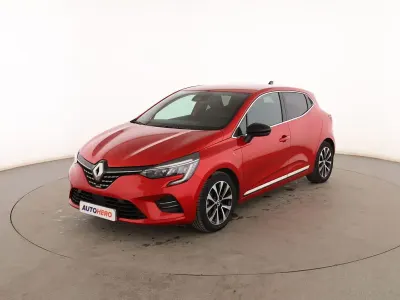 Usado Renault Clio Techno 145 CV (106 kW) 2022 Rojo Utilitario