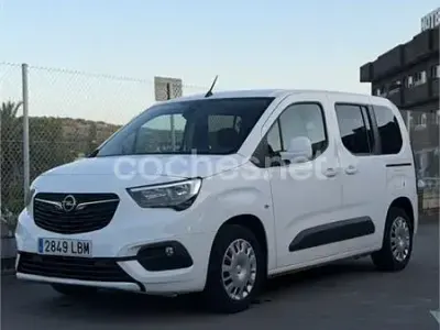 Usado Opel Combo 100 CV (73 kW) 2024 Blanco Monovolumen