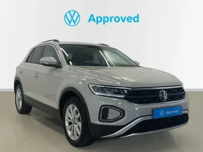 Usado VW T-Roc Life 110 CV (80 kW) 2024 Gris SUV