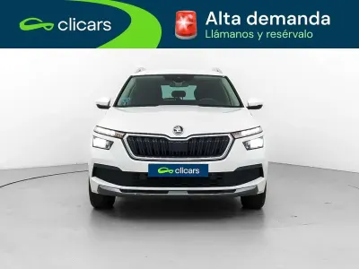 Usado Skoda Kamiq Ambition 110 CV (80 kW) 2022 Blanco SUV