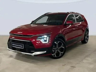 Usado Kia Niro 129 HP (94 kW) 2025 Vermelho SUV