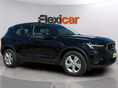 Gebraucht Volvo XC40 Momentum 129 PS (94 kW) 2022 Schwarz SUV