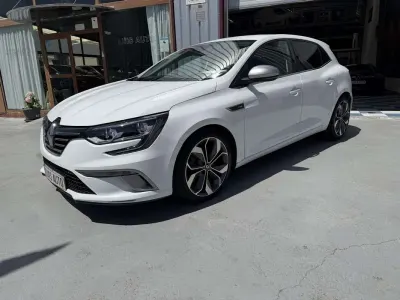 Usado Renault Mégane IV Zen 132 CV (97 kW) 2016 Blanco Utilitario