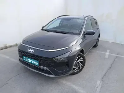Usado Hyundai Bayon 101 CV (74 kW) 2025 Gris SUV