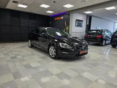 Begagnad Volvo S60 Momentum 136 HK (100 kW) 2015 Svart Sedan