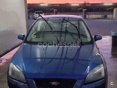 Usado Ford Focus Trend 90 CV (66 kW) 2007 Azul Berlina