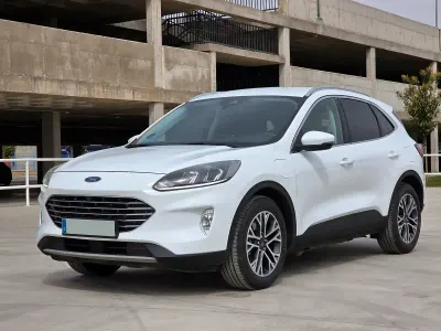 Usado Ford Kuga Titanium 226 CV (166 kW) 2020 Blanco SUV